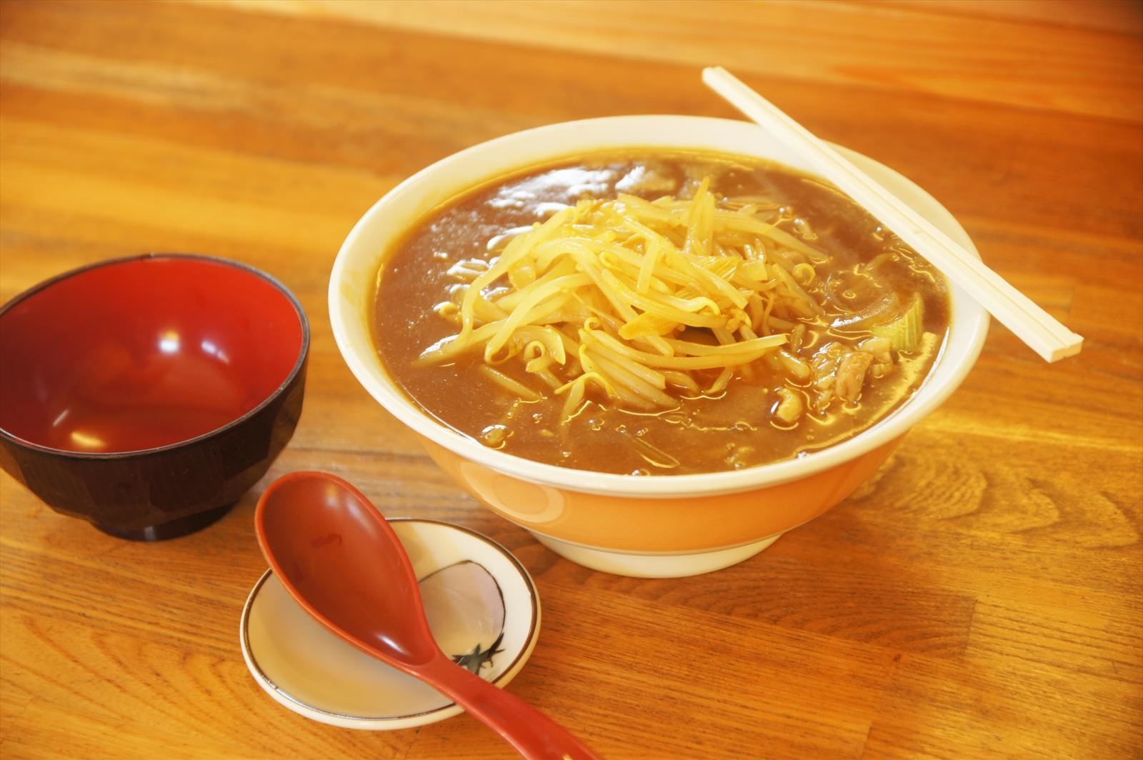 常陸大子駅前　大成食堂　カレーラーメン
